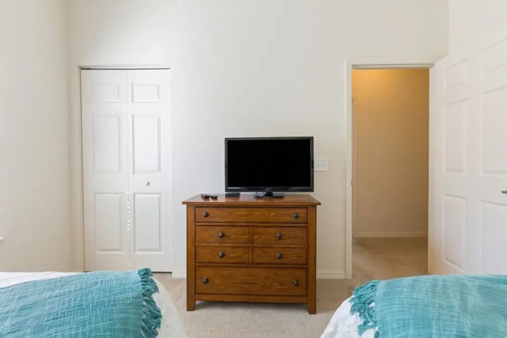 Room 5 of 19