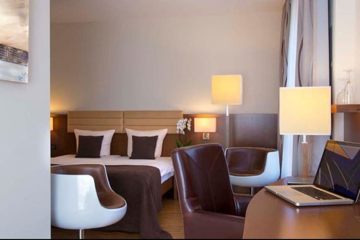 Room 4 of 26