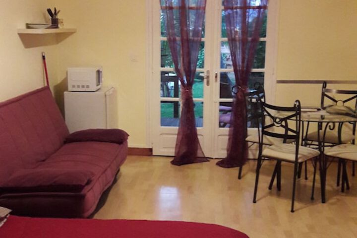 Room 3 of 43
