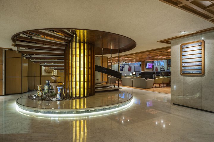 Guest Lobby