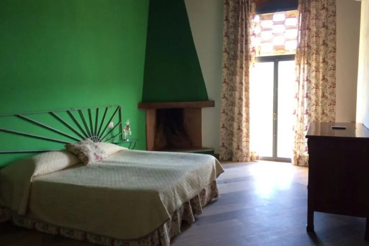 Room 2 of 26