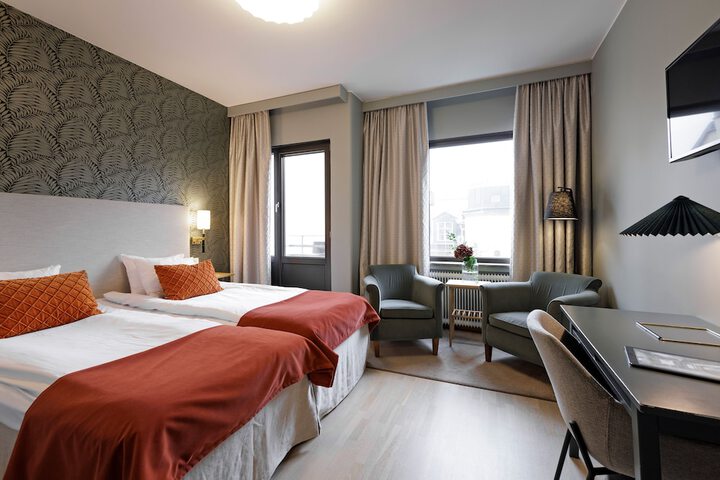 Room 25 of 124