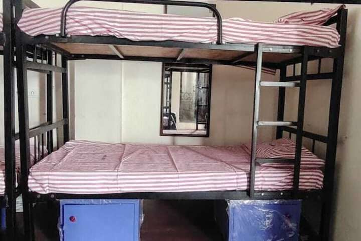 Room 4 of 20