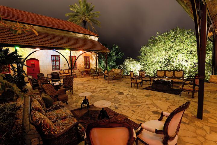 Hotel Exterior 196 of 214