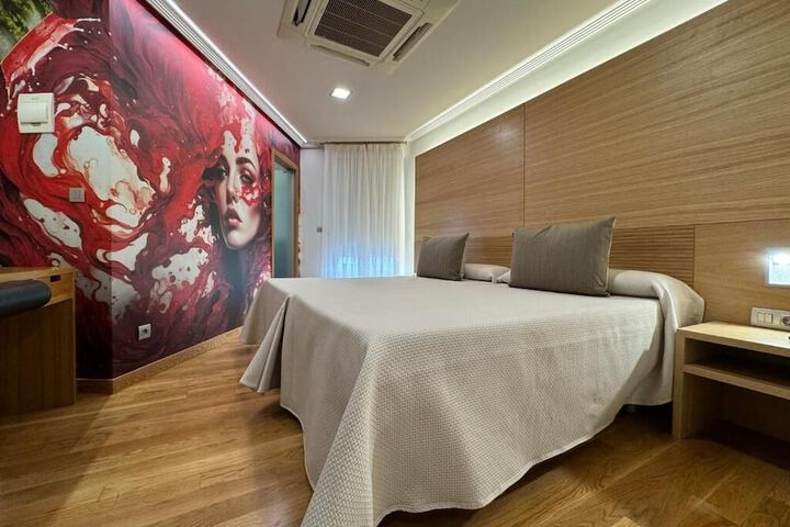 Room 12 of 24