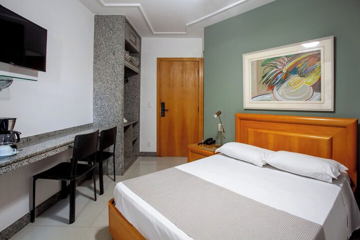 Room 26 of 35