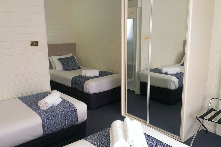 Room 15 of 99