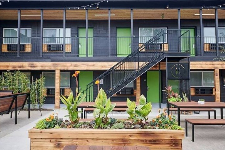 Hotel Exterior 54 of 58