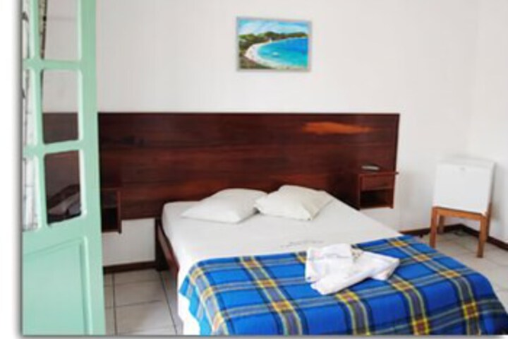 Room 2 of 10