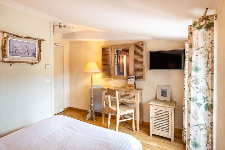 Room 16 of 60