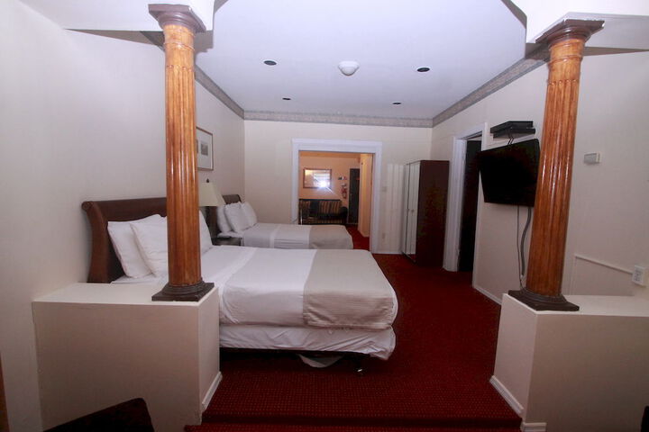 Room 41 of 46