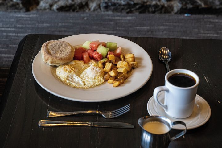 Breakfast/Coffee Service 26 of 40