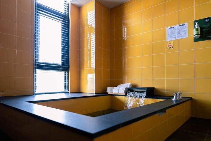 Room 41 of 60