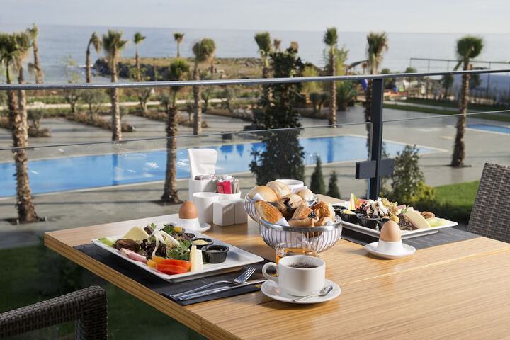 Breakfast/Coffee Service 84 of 98