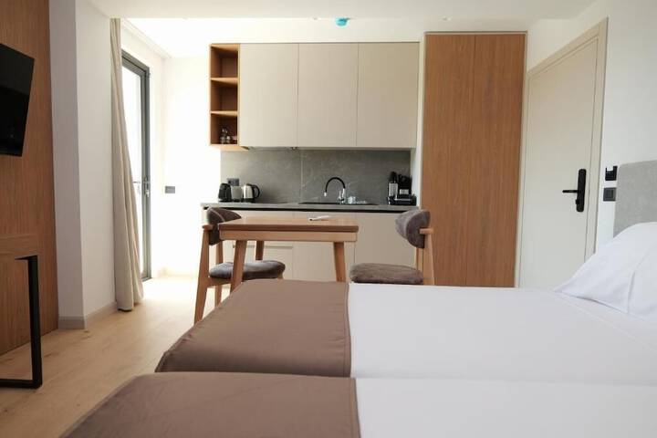 Room 9 of 87