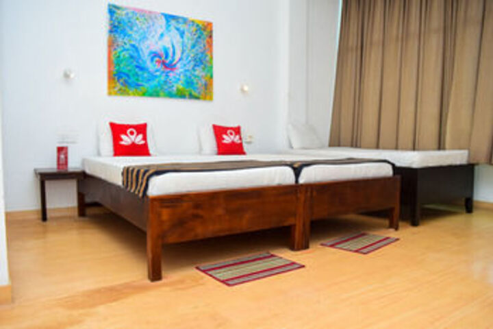 Room 15 of 34