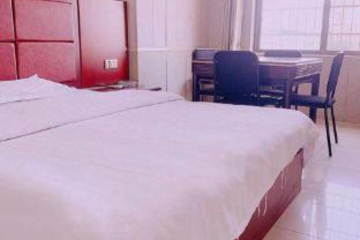 Room 5 of 7
