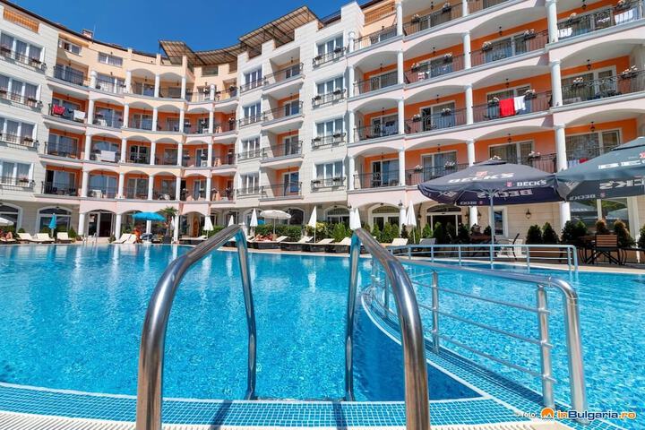 Avenue Deluxe in Sunny beach
