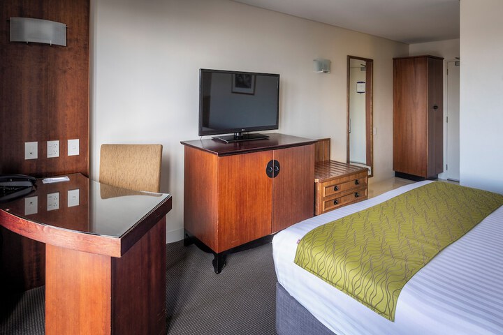 Room 15 of 76