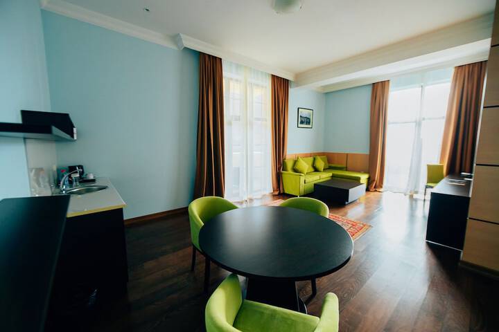 Room 33 of 160