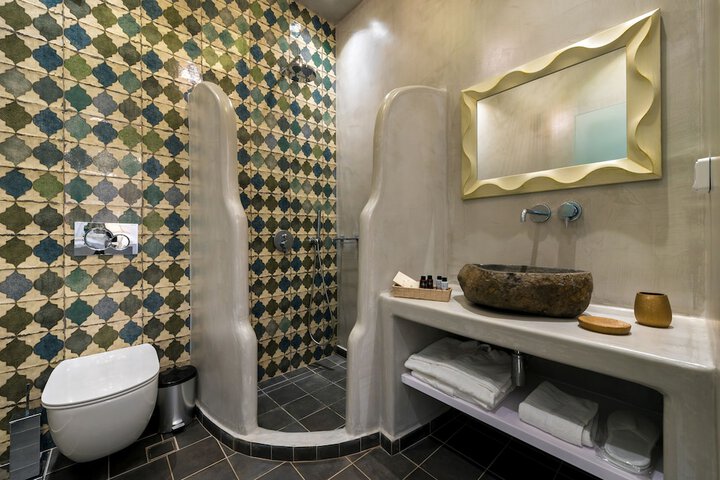 Room 46 of 71