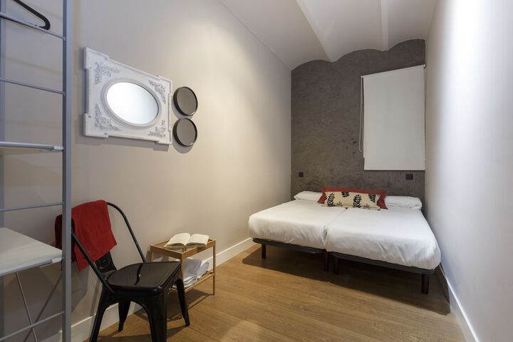 Room 4 of 94