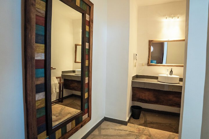 Room 34 of 59