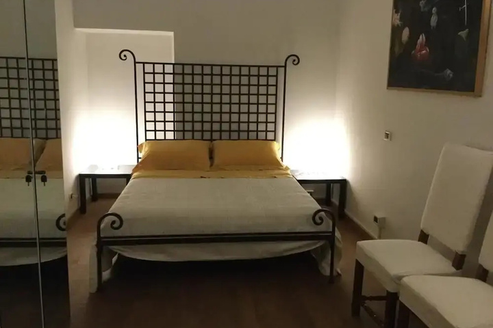 Room 10 of 13