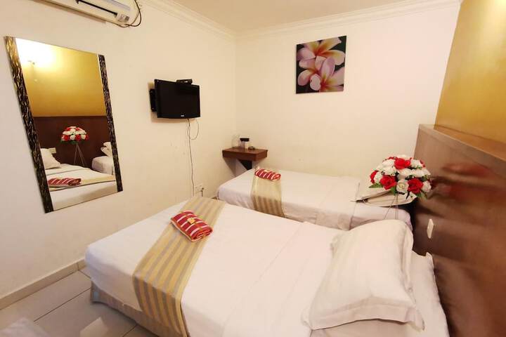 Room 27 of 36