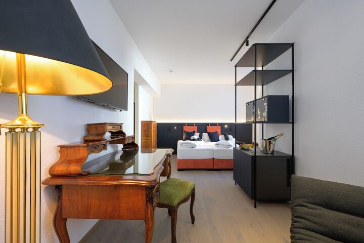 Room 13 of 24