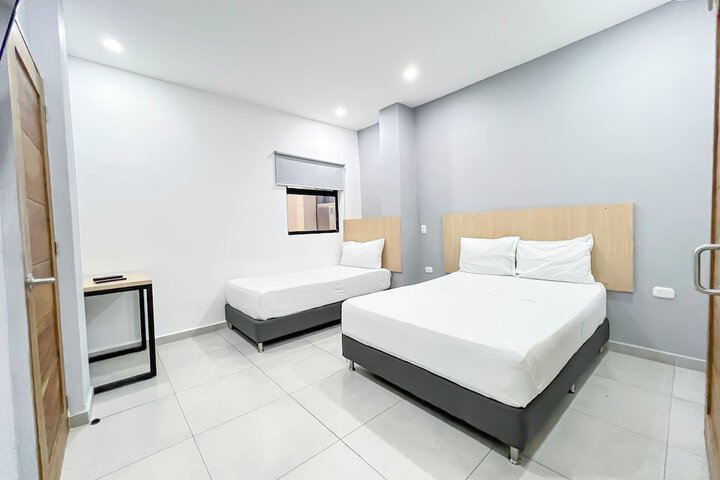 Room 4 of 18