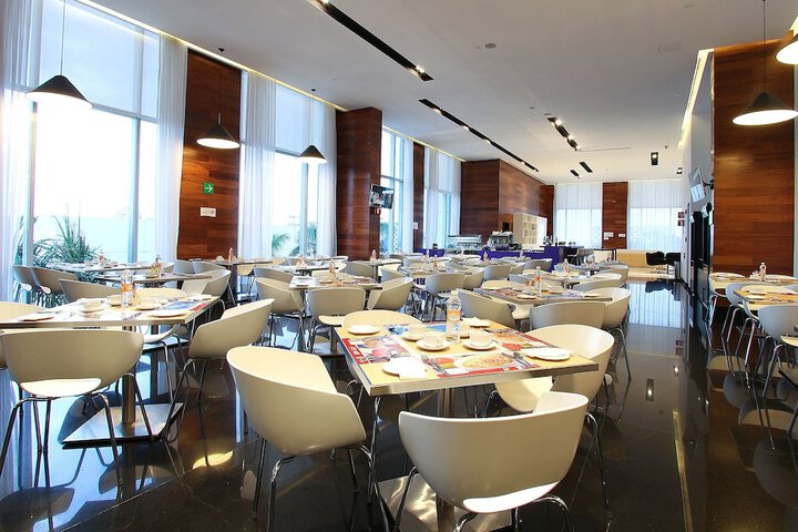 Dining 55 of 78