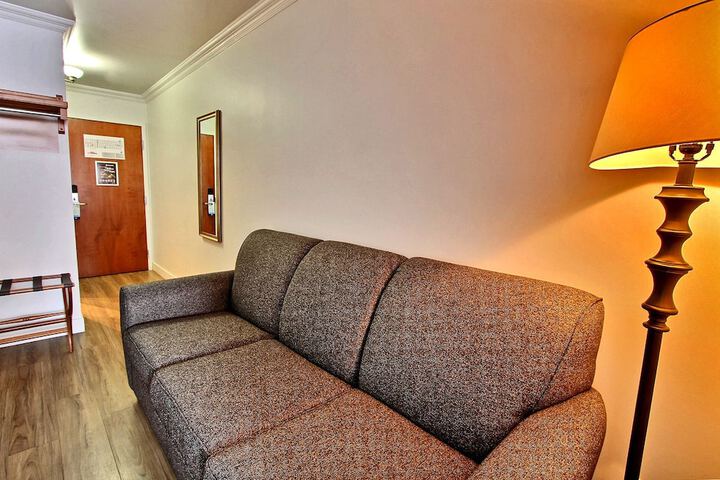 Room 40 of 59