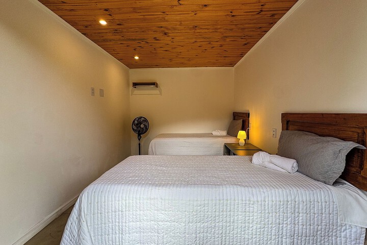 Room 25 of 133