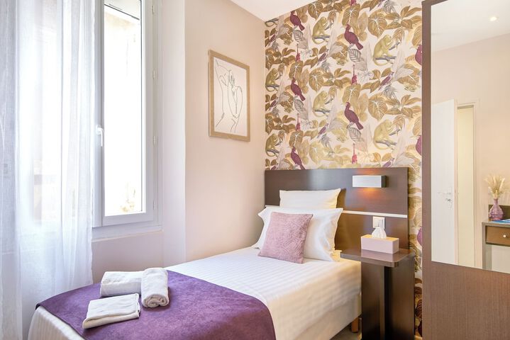 Room 2 of 22