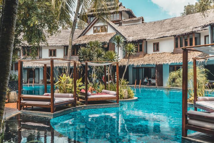 Hotel with Pool