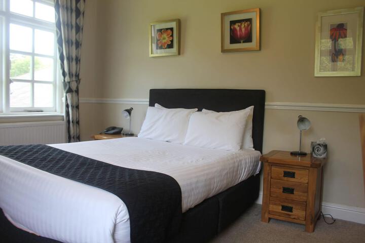 Room 5 of 68