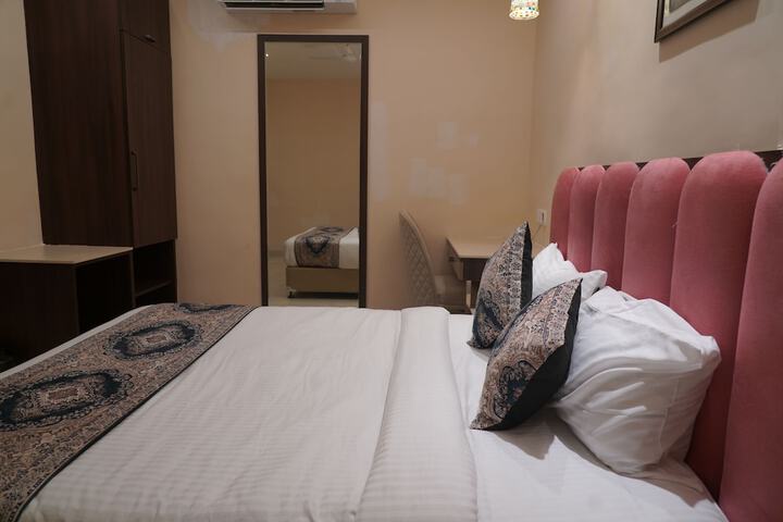 Room 30 of 40