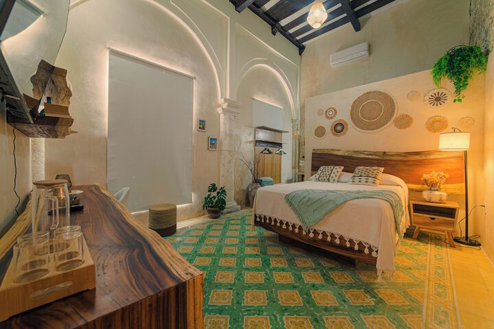 Room 6 of 70