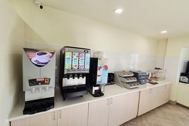 Breakfast/Coffee Service 58 of 64