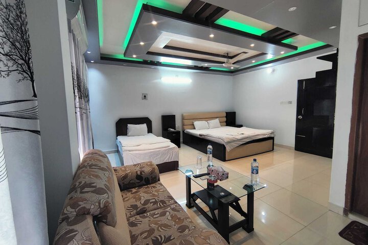 Room 14 of 22