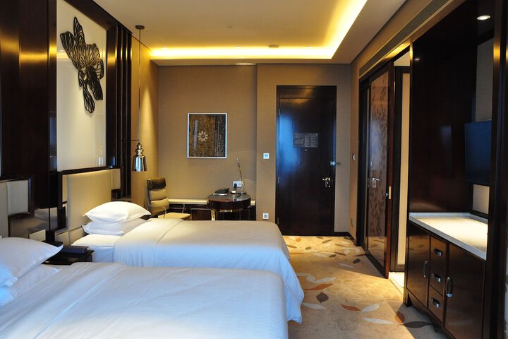 Room 18 of 35