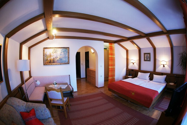 Room 15 of 65