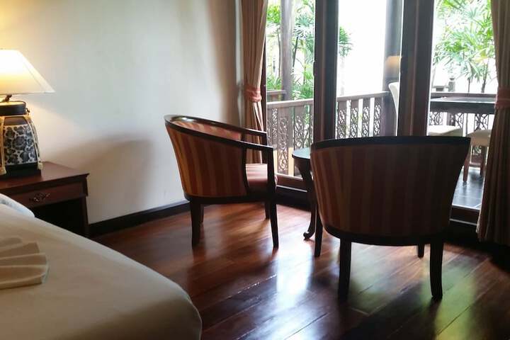 Room 4 of 64