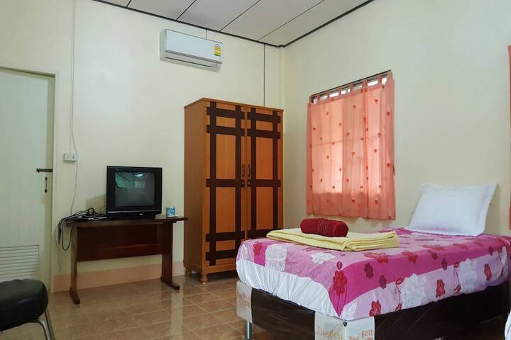 Room 4 of 61