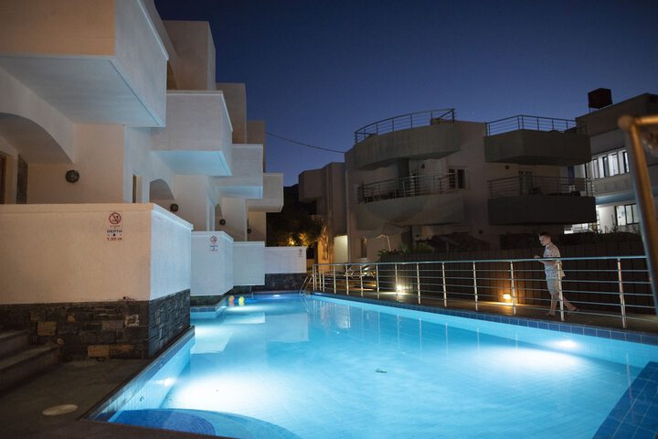 Pool 33 of 63
