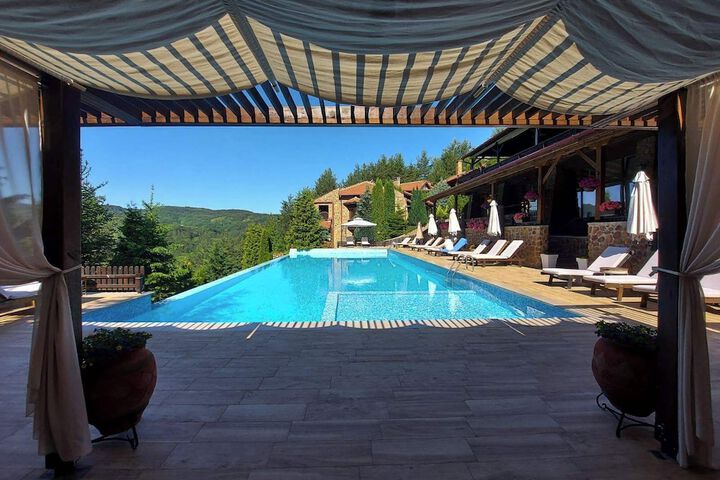 Hotel with Pool