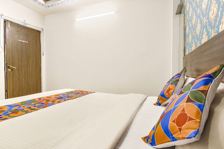 Room 17 of 32