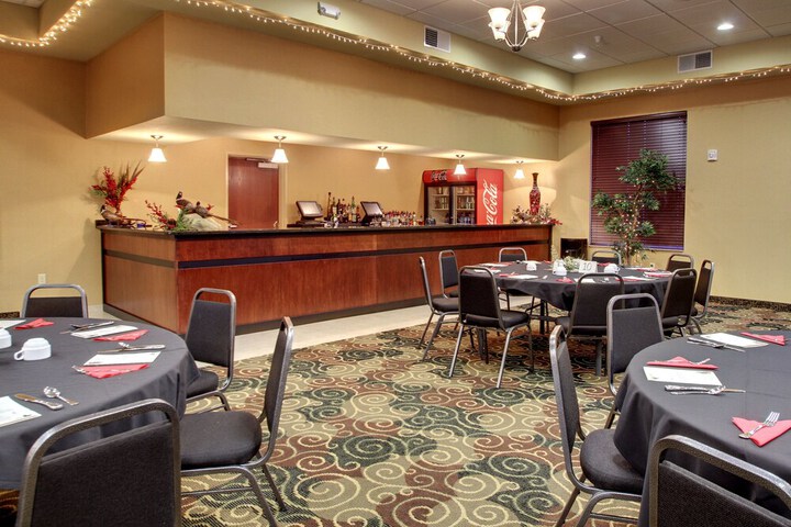 Ballroom/Hall 63 of 82