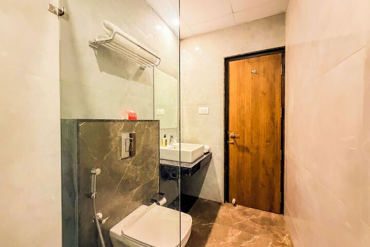 Room 28 of 49